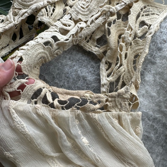 Vintage boho camisole with crochet top and flowy bottom. No size tag. - Picture 4 of 15